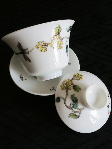茶杯蓋碗「枇杷（びわ）とトンボ」 1