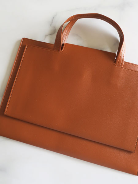 A4���^���\�o�b�O�u�u���E���v 2