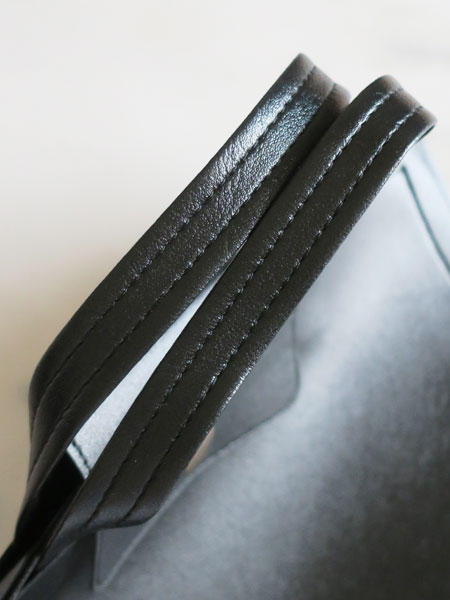 A4���^���\�o�b�O�u�u���b�N�v 4